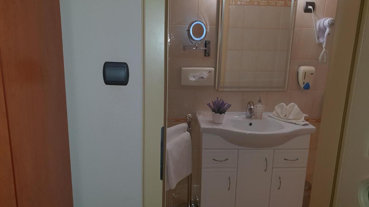Hotel Isabell Gyor Luaran gambar