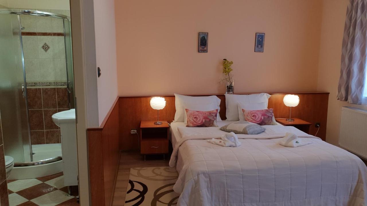 Hotel Isabell Gyor Luaran gambar